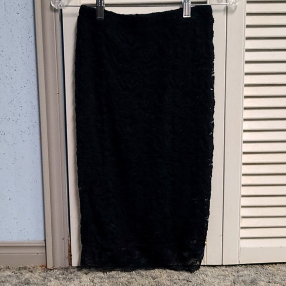 Lace Top and Skirt Set - Picture 2 of 2